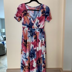 Short Sleeve High-Low Midi Maternity Dress